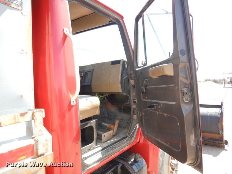 image for item KI9434 1991 International 4900  dump truck