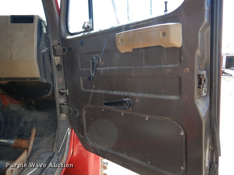 image for item KI9434 1991 International 4900  dump truck