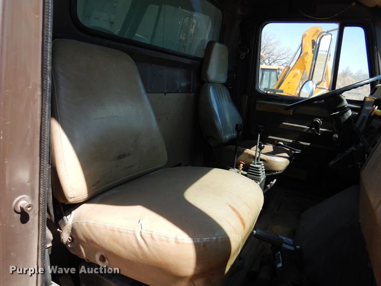 image for item KI9434 1991 International 4900  dump truck