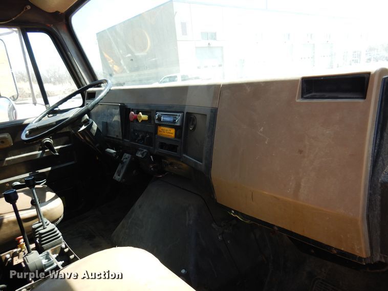 image for item KI9434 1991 International 4900  dump truck