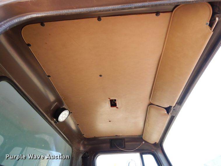 image for item KI9434 1991 International 4900  dump truck