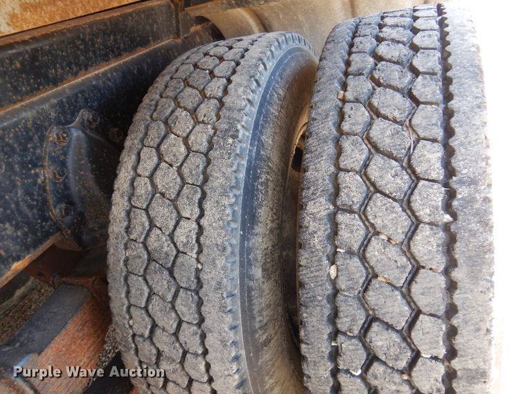 image for item KI9434 1991 International 4900  dump truck