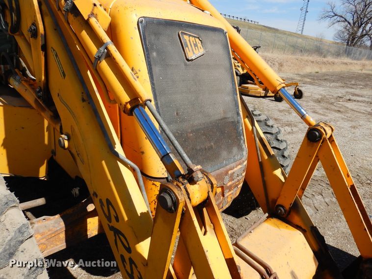 image for item KI9436 2000 JCB 214  backhoe