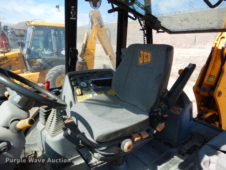 image for item KI9436 2000 JCB 214  backhoe