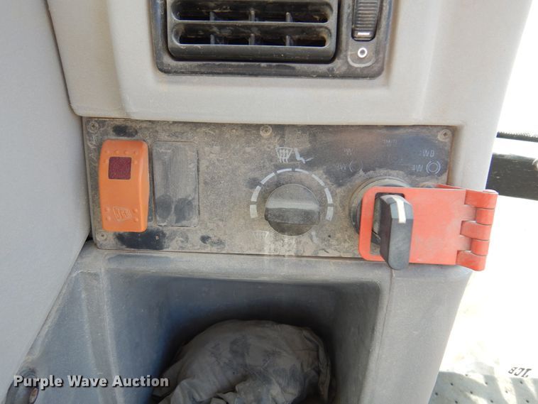 image for item KI9436 2000 JCB 214  backhoe