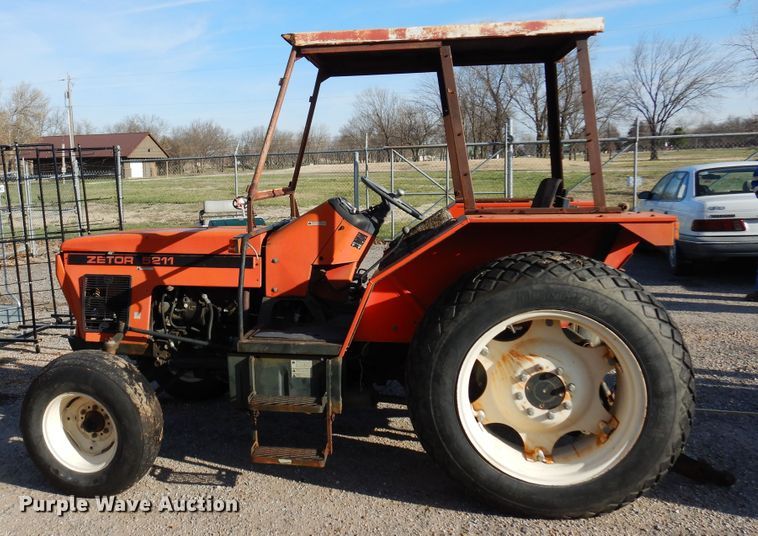 image for item KI9448 Zetor 5211  tractor