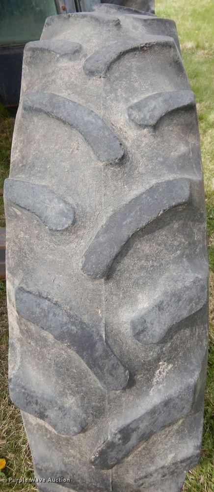 image for item KM9660 1997 John Deere 5400  MFWD tractor