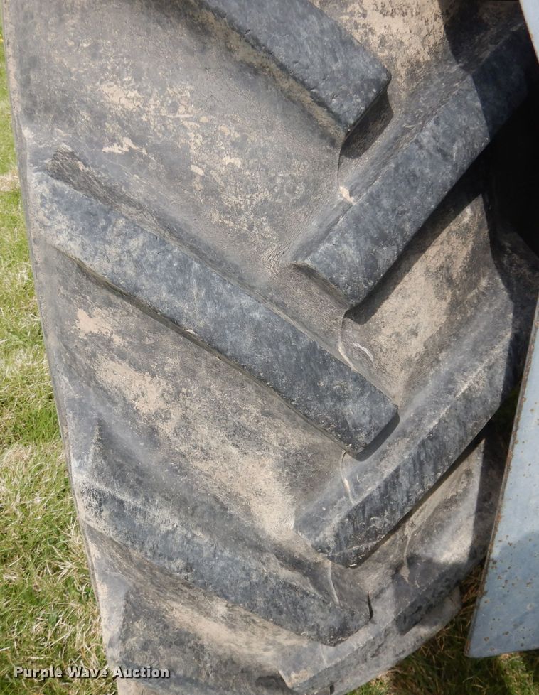 image for item KM9660 1997 John Deere 5400  MFWD tractor