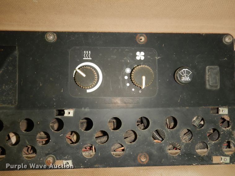 image for item KM9660 1997 John Deere 5400  MFWD tractor