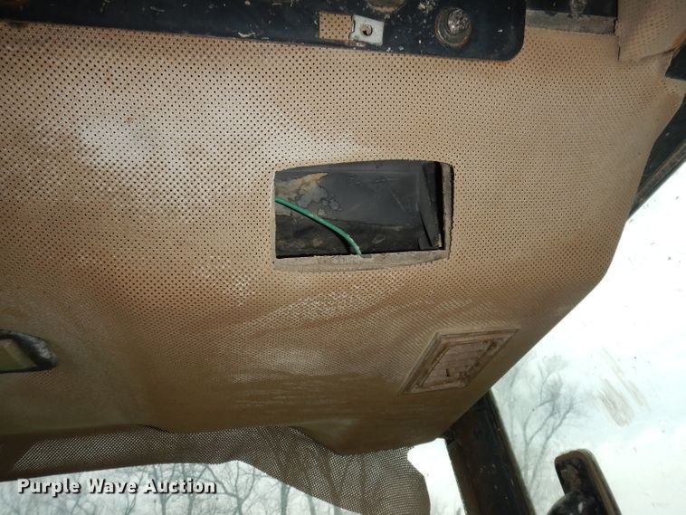 image for item KM9660 1997 John Deere 5400  MFWD tractor