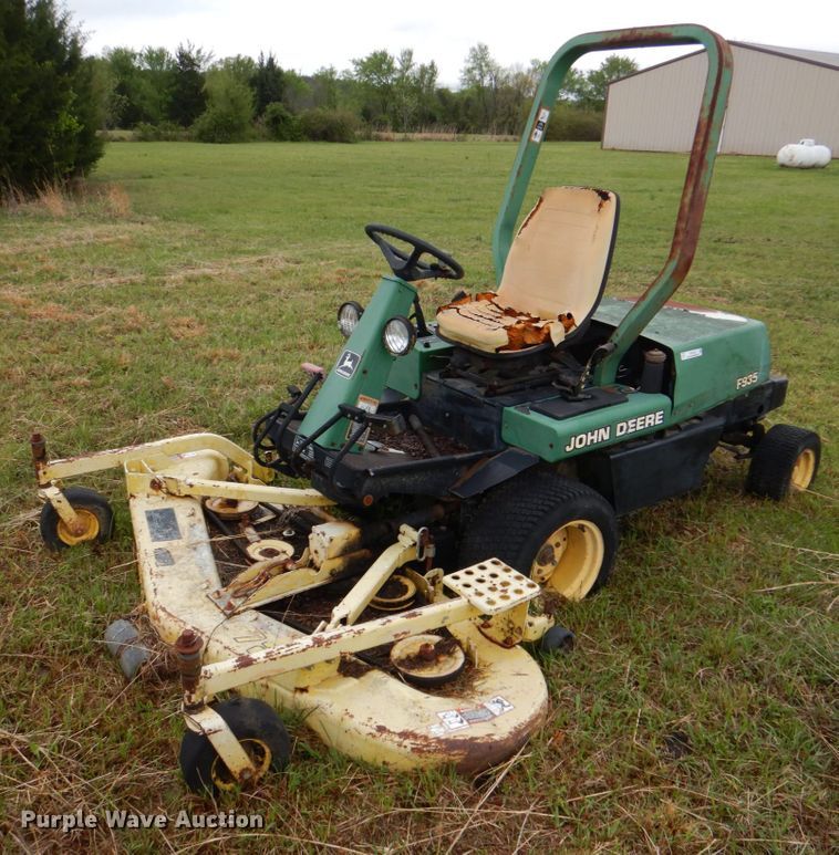 image for item KP9190 John Deere F935  lawn mower