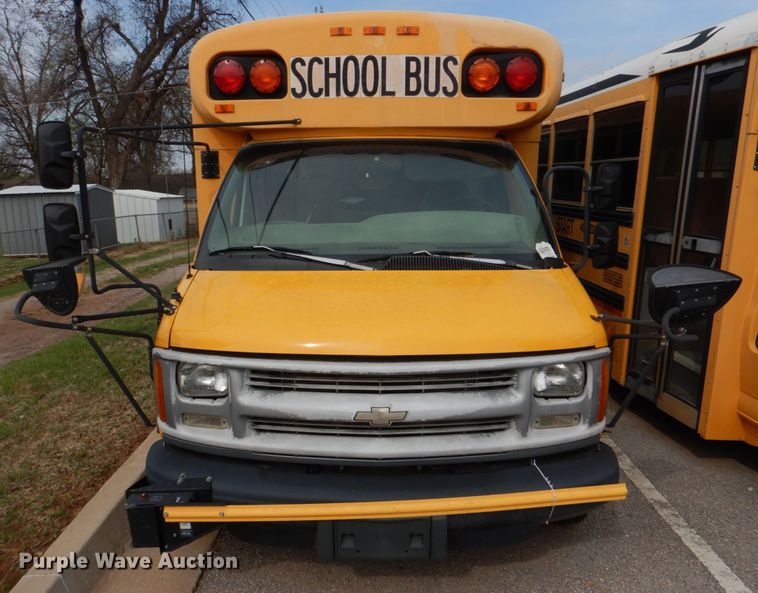 image for item KP9198 2001 Chevrolet Express G3500  school bus