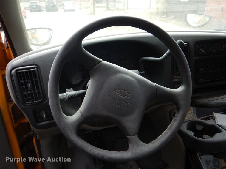 image for item KP9198 2001 Chevrolet Express G3500  school bus