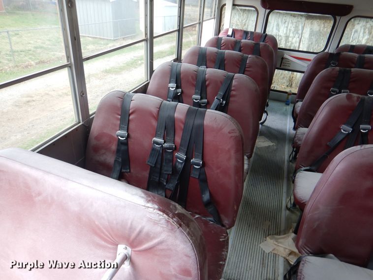 image for item KP9198 2001 Chevrolet Express G3500  school bus