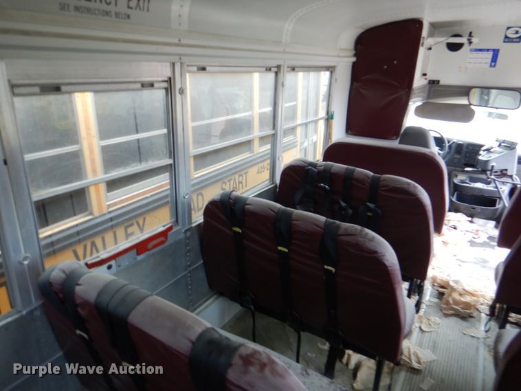 image for item KP9198 2001 Chevrolet Express G3500  school bus