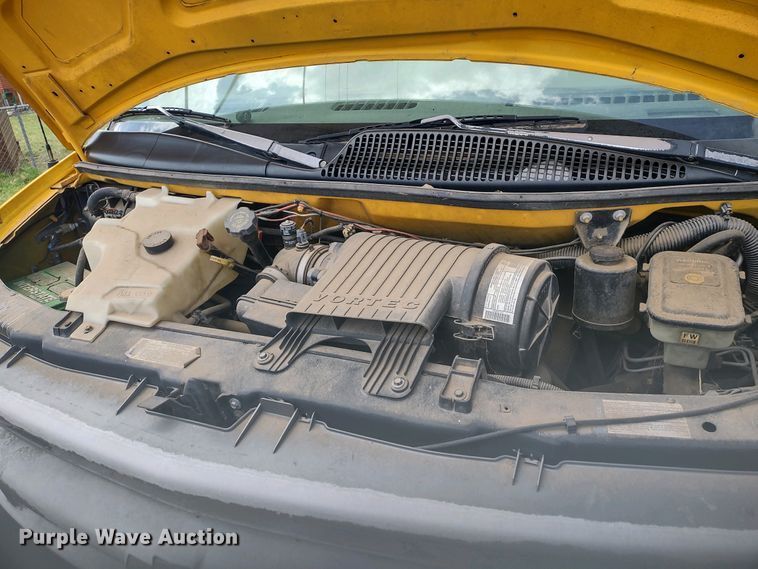 image for item KP9198 2001 Chevrolet Express G3500  school bus