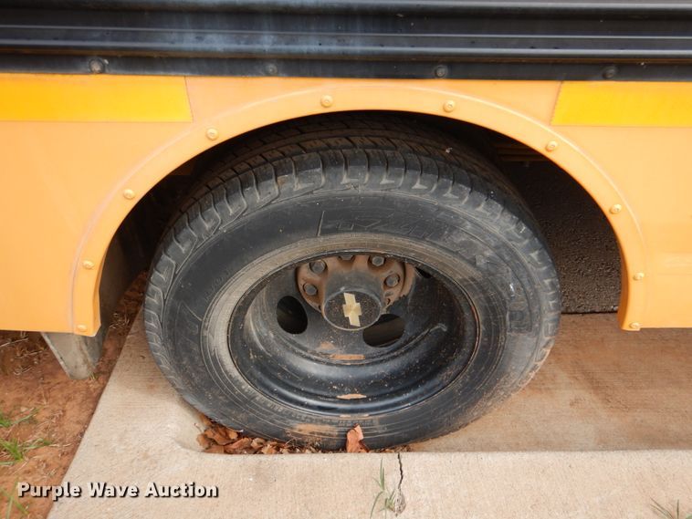 image for item KP9198 2001 Chevrolet Express G3500  school bus