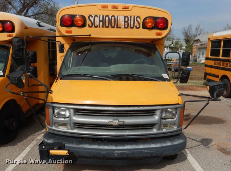 image for item KP9199 2002 Chevrolet Express G3500  school bus