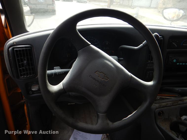 image for item KP9199 2002 Chevrolet Express G3500  school bus