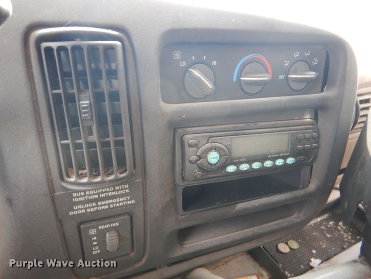 image for item KP9199 2002 Chevrolet Express G3500  school bus