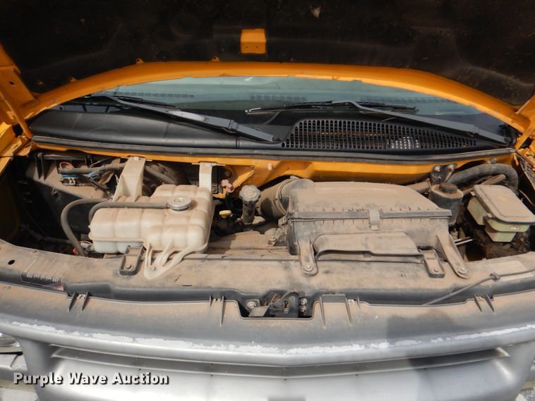 image for item KP9199 2002 Chevrolet Express G3500  school bus