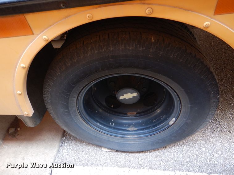 image for item KP9199 2002 Chevrolet Express G3500  school bus