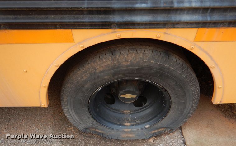 image for item KP9199 2002 Chevrolet Express G3500  school bus