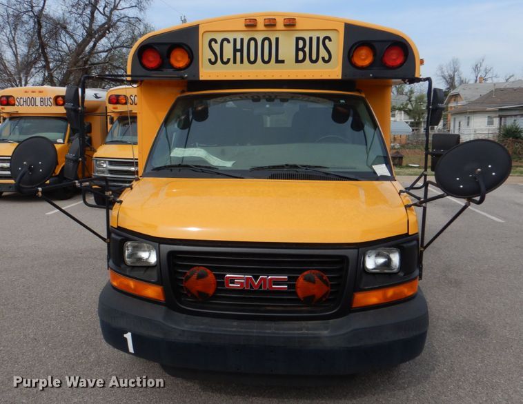 image for item KP9200 2009 GMC Savana G3500  school bus