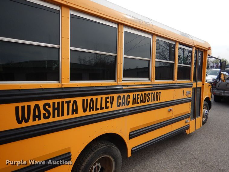 image for item KP9200 2009 GMC Savana G3500  school bus