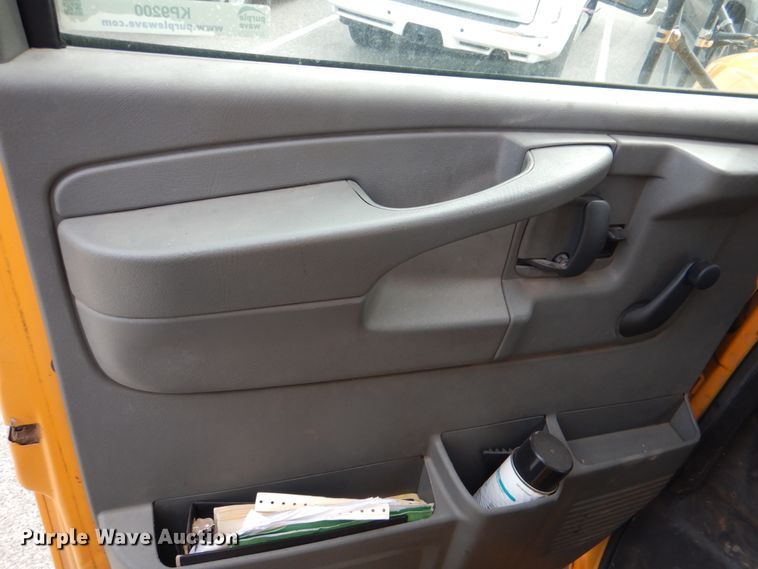 image for item KP9200 2009 GMC Savana G3500  school bus