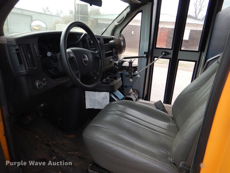 image for item KP9200 2009 GMC Savana G3500  school bus