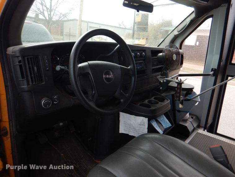 image for item KP9200 2009 GMC Savana G3500  school bus