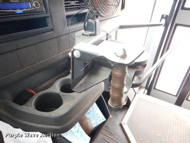 image for item KP9200 2009 GMC Savana G3500  school bus