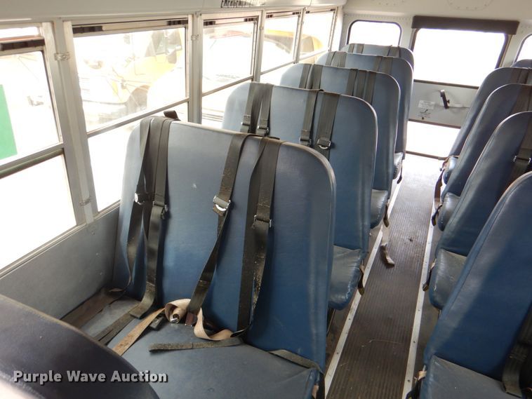 image for item KP9200 2009 GMC Savana G3500  school bus