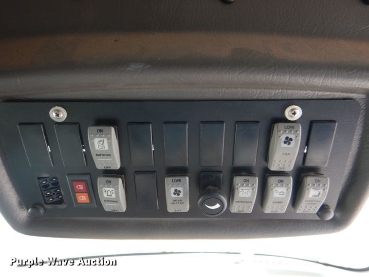 image for item KP9200 2009 GMC Savana G3500  school bus