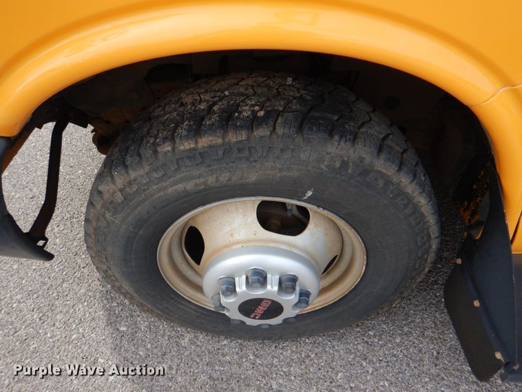 image for item KP9200 2009 GMC Savana G3500  school bus
