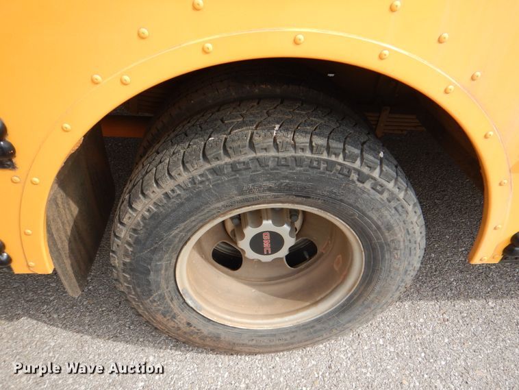 image for item KP9200 2009 GMC Savana G3500  school bus