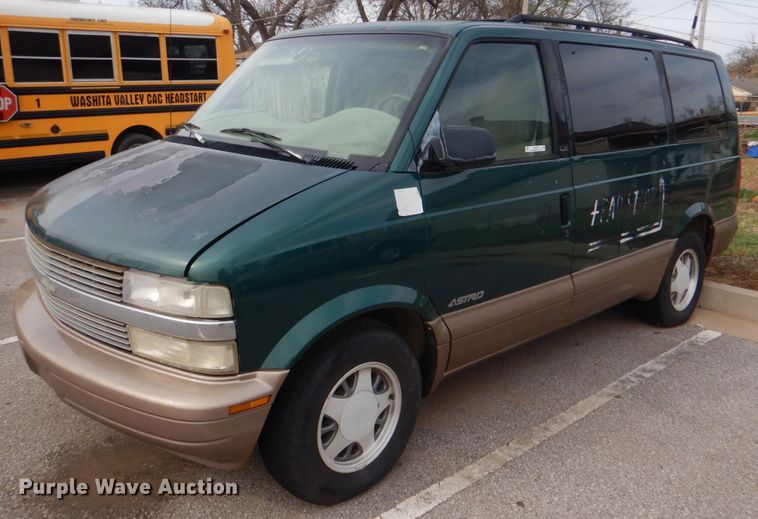 image for item KP9201 2001 Chevrolet Astro  van