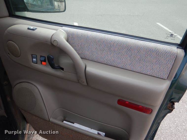 image for item KP9201 2001 Chevrolet Astro  van