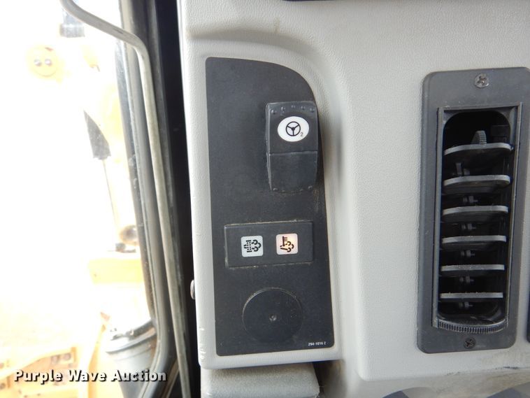 image for item KT9101 2011 Caterpillar 140M2 VHP  motor grader