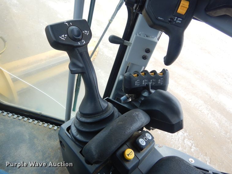 image for item KT9101 2011 Caterpillar 140M2 VHP  motor grader