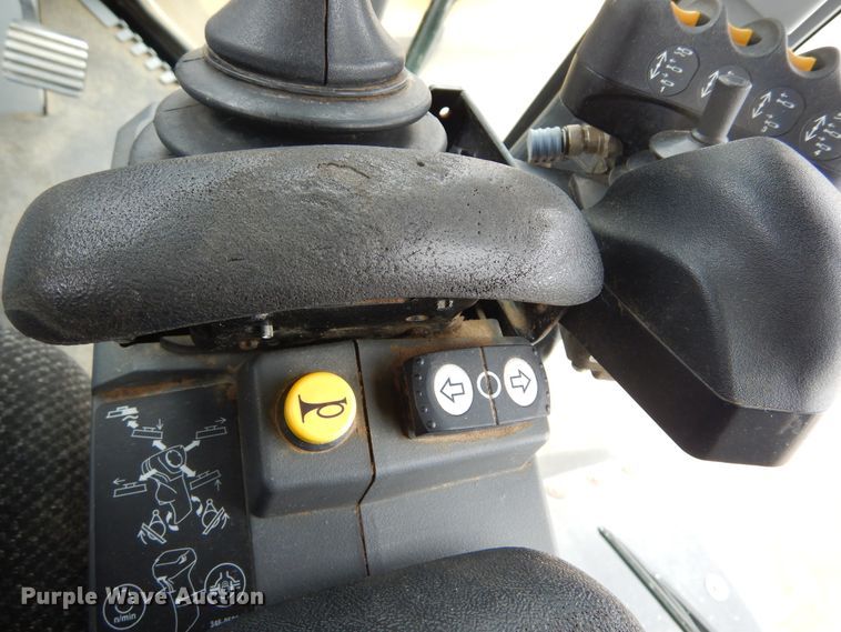 image for item KT9101 2011 Caterpillar 140M2 VHP  motor grader