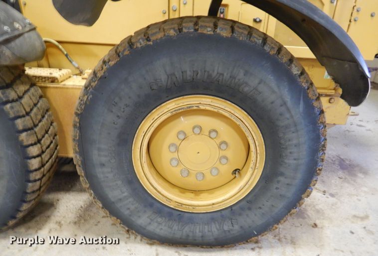 image for item KT9101 2011 Caterpillar 140M2 VHP  motor grader