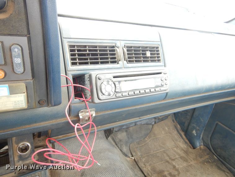 image for item KT9102 1990 Chevrolet K1500  pickup truck