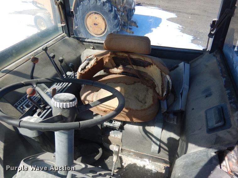 image for item KU9683 1974 John Deere 4430  tractor