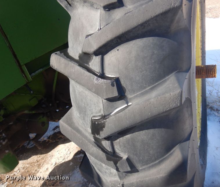 image for item KU9683 1974 John Deere 4430  tractor