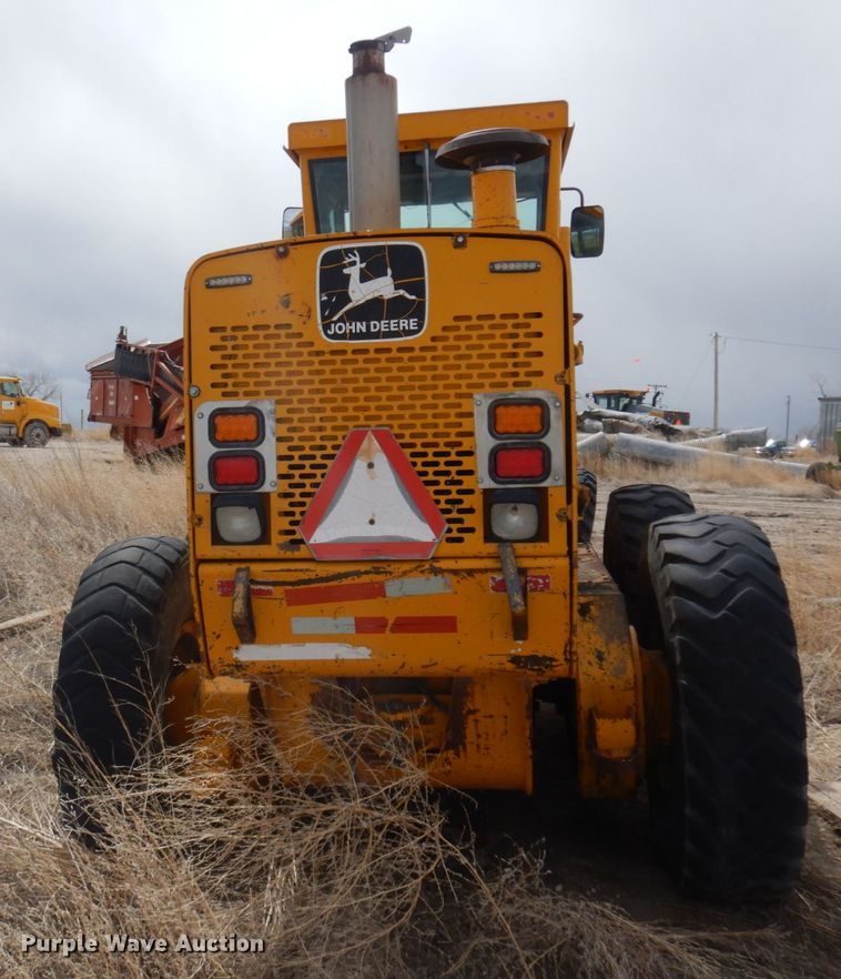image for item KU9712 1991 John Deere 770BH  motor grader