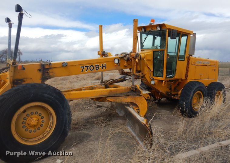image for item KU9712 1991 John Deere 770BH  motor grader