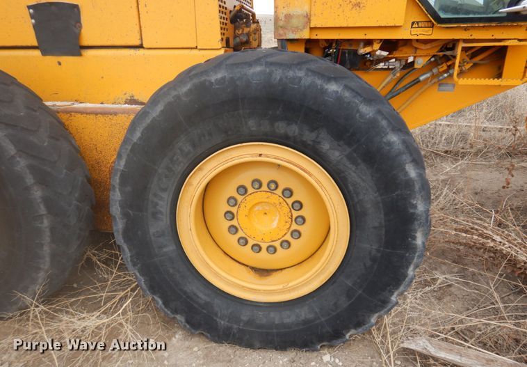 image for item KU9712 1991 John Deere 770BH  motor grader