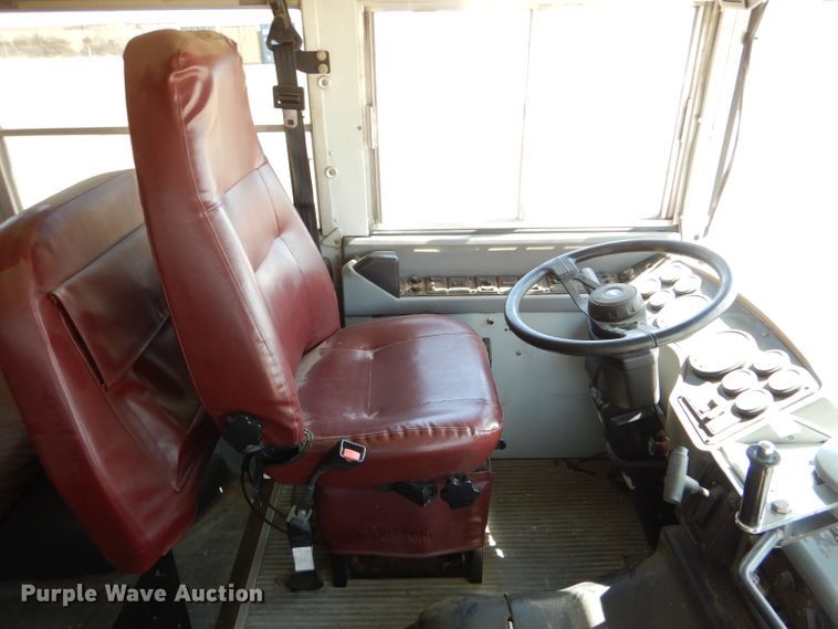 image for item LJ9887 2006 Blue Bird All American FE  school bus